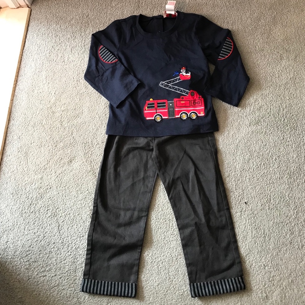 🚒🆕Fire Themed Set, Size 3T🚒
